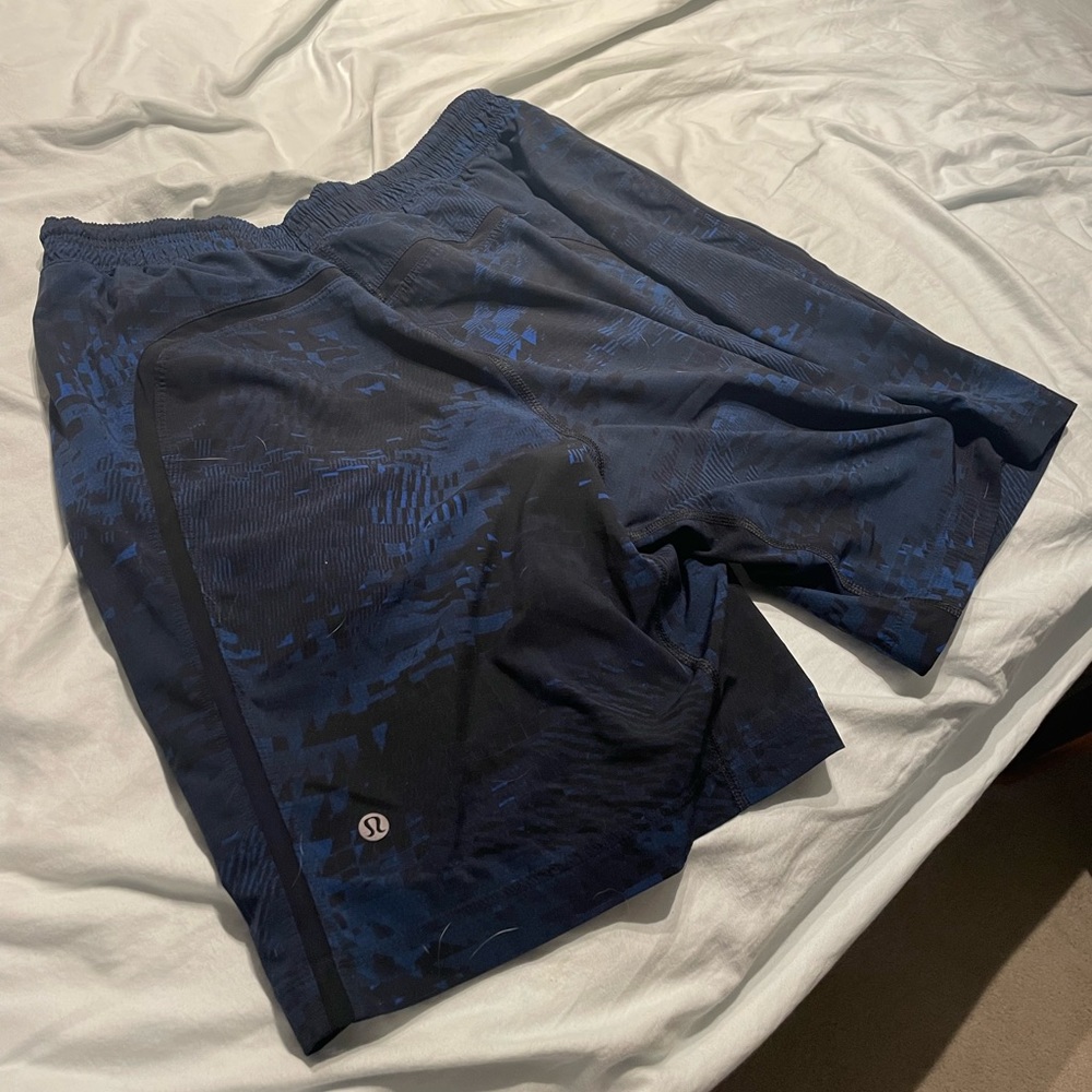 Lululemon Mens Large Shorts